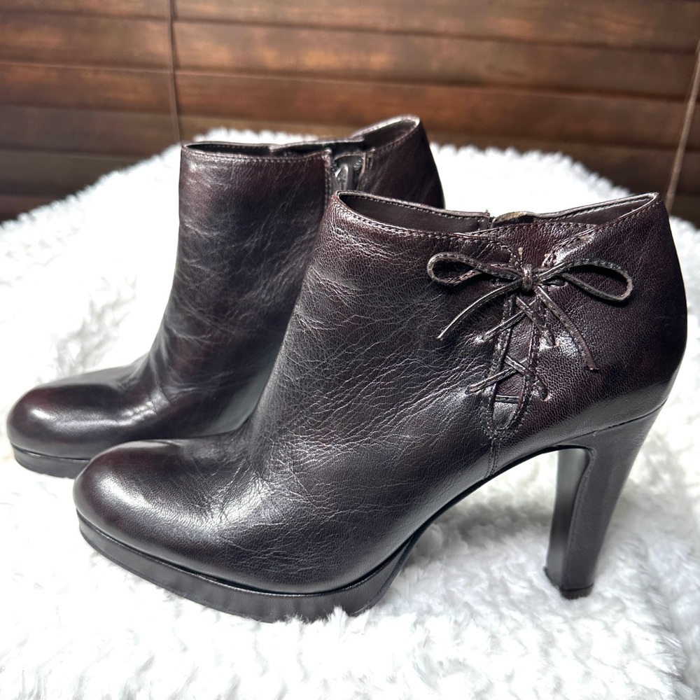 Bandolino Brown Leather High-heal Ankle Booties With Lace-Up Detail Size 7